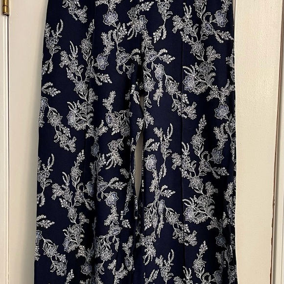 J. Jill Small Wearever Front Seam Crop Pants Navy Blue with Floral Print - Picture 2 of 11